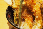 【爆笑】東京人、真っ黒のうどんと天丼を食わされていたことが判明wwwww