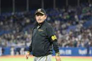 岡田彰布監督「違う違う違う、狙い球がな、おまえ」