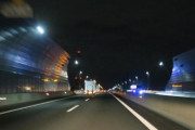 深夜高速走行中ワイ、「ここでライト消したらウケるやろなぁ」ｶﾁｯw！