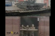 出荷かな？家畜のようにロシア兵士を鉄道輸送！