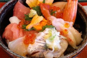 会社の人と呑みに行った時海鮮丼を頼んだら「酒呑んでる時に飯を食うな！」って怒られたんだけど