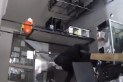 【動画】また狙われたトレカショップ。埼玉で撮影された空き巣の映像。