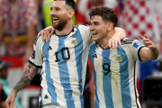 5戦4発と躍動！存在感放つアルバレスをメッシも絶賛「彼のチームに対する貢献は本当に素晴らしい」【アルゼンチン代表】