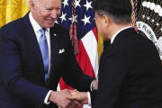 【米韓首脳会談】マスクなし、握手あり、全員ワクチン接種済み　日米「戒厳」会談とは一変