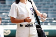 【画像】2016年に話題になった甲子園女子マネージャー、脱ぐ