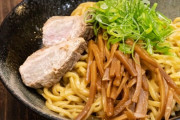 ワイ「油そばうんめぇ～」 敵「原価」「飽きる」「（ラーメンハゲの画像）」