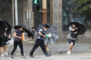 韓国人「台風8号の豪雨で下水管が逆流、看板が落ちる被害！至る所で停電も‥」首都圏秒速60メートルの強風　韓国の反応