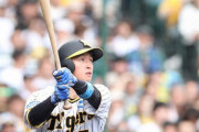 阪神近本「打撃の調子良すぎる。三半規管を狂わせないと」と言い前転後転を繰り返した後に頭を振る