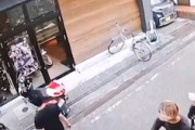 【動画】静岡でスクーターが2秒で盗まれる防犯カメラ(´･_･`)