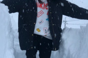 陽菜ちゃん、雪に埋まる