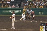 【悲報】今日の巨人の守備…【GIF】