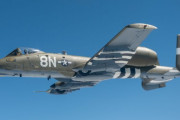 第2次世界大戦のP-47サンダーボルト戦闘機塗装を再現したA-10サンダーボルトII攻撃機！