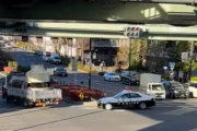 【速報】トラックが逆走しパトカーとカーチェイス　山手通り富ヶ谷交差点