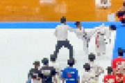 子どもの空手大会で「危険すぎる」反則行為、試合中断中に後頭部へハイキック→倒れ込む小学生…衝撃映像が波紋