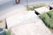 【動画】パキスタン空軍機が道路に墜落してしまう事故。2人死亡。