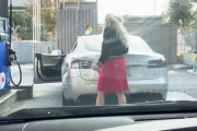 【動画】　この女さんの運転、ワイルドで最悪すぎるｗｗｗｗｗｗｗｗｗｗwｗｗ