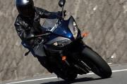 1300のバイクの乗ってんだけどリッターSSって実際コーナーだけだろと思ってたが加速もガチで速いんだな