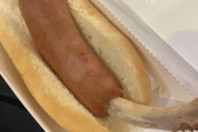 外国人「日本の骨付きホットドッグ、こんなの今まで見たことない！」