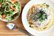【愚痴】旨いコーヒーと付け合わせのサラダを食べるために旨くもない（嫁談）パスタを食べる嫁。何か打開策あればいいのになー