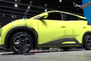 【画像】中国BYD、ヤリスと同等サイズの電気自動車を150万円で発売してしまう