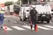 【動画】 埼玉県鶴ケ島市 国道407号線で大型トラックが女性をはねて死亡させ逃走 「見えてはいけないモノが路面に散らばってて・・」 「ひどい人身事故」 渋滞発生