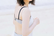 【画像】浜辺美波さん、水着解禁wwwwwwwwwwwwww