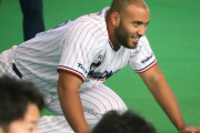 【ヤクルト】野球少年から歓声　キャンプ地にまさかのバレンティン登場？