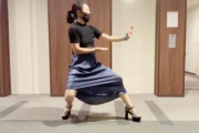 【護身術】「スカートでもヒール履いてても出来る」女の子におすすめの護身術「エビ蹴り」が話題に！