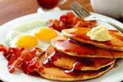【画像】アメリカ人の平均的な朝食、メチャクソ旨そうｗｗｗｗｗｗｗｗｗｗｗ