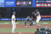 阪神　マルテのヒットとエラーで同点、西武若林は打球処理の際に負傷し交代