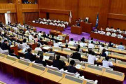男性県議、リハビリで1年近く欠席　議員を続ける意向、報酬1400万円は満額支給