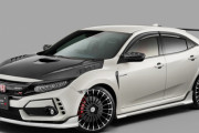 ホンダ改良新型「シビックタイプR」無限カスタムをご覧ください