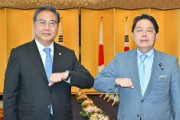 韓国外相「韓国と日本は地理的、文化的に最も近い隣国だ。両国関係改善のため協力の機会を逃してはいけない」