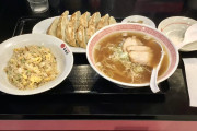 【朗報】この安っぽいラーメンセットを見てよ