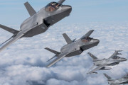 オランダ空軍F-35ステルス戦闘機、ポーランド空域で多国籍編隊を組み航空作戦演習を実施！
