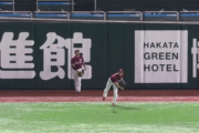 楽天辰己の送球wwwwww
