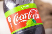 【不評か】コカ・コーラの新商品『コカ・コーラ ライム』さん、投げ売りすぎる価格で放出されてしまう・・・