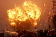 【動画】中国、またしても製油所が大爆発！巨大火球が膨れ上がり、きのこ雲…！