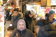 「行く気もうせてしまう」外国人観光客であふれる観光地　伸び悩む日本人の国内旅行