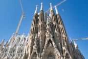 【祝】 建築家アントニ・ガウディ作のサグラダ・ファミリア聖堂、2026年に完成へ
