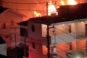 【動画】 神奈川 茅ヶ崎市十間坂 茅ヶ崎駅近くで火事「かなりデカいです」「エグい火事起きてる」「シルバー人材センターのあたり」