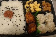 【悲報】セブンのしゅうまい弁当、主役が減る･･･