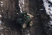 ウクライナ軍、ロボット軍団が空陸両方から敵を攻撃…初の無人機部隊だけの作戦を実施！