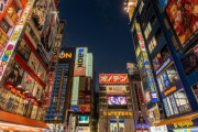 秋葉原　⬅︎もうなんの魅力もない街になったけど、いくやつって何目的で行くの？