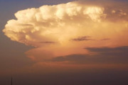 数日前東京でこの雲見たやついる？（※画像あり）