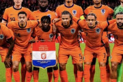 【画像】サッカーオランダ代表、いつのまにかほぼ黒人になっていたｗｗｗｗｗｗｗｗ