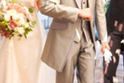 私「赤ん坊を母に預けて友達の結婚式に出席すると言ったら友達が不機嫌になった。なぜ？」一同「それ遠回しに『出席しないで』って言われてるよ」私「えっ」