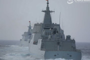中国海軍の055型誘導ミサイル駆逐艦などが、防空・ミサイル防衛、対潜水艦戦などの戦力向上訓練を実施！