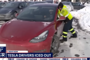 【テスラの墓場】危惧されていたE電気自動車の寒波問題、シカゴ大寒波アッサリ現実バッテリー死亡続出「生きていても瀕死、充電は大混雑で20時間待ち」