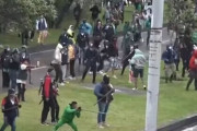 南米コロンビアの反トランプデモが暴徒化、警官隊を弓矢で攻撃…4人負傷！
